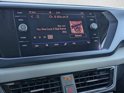 Used 2022 Volkswagen Taos SE image 13