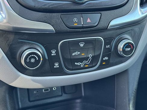 Used 2024 Chevrolet Equinox LS FWD image 28