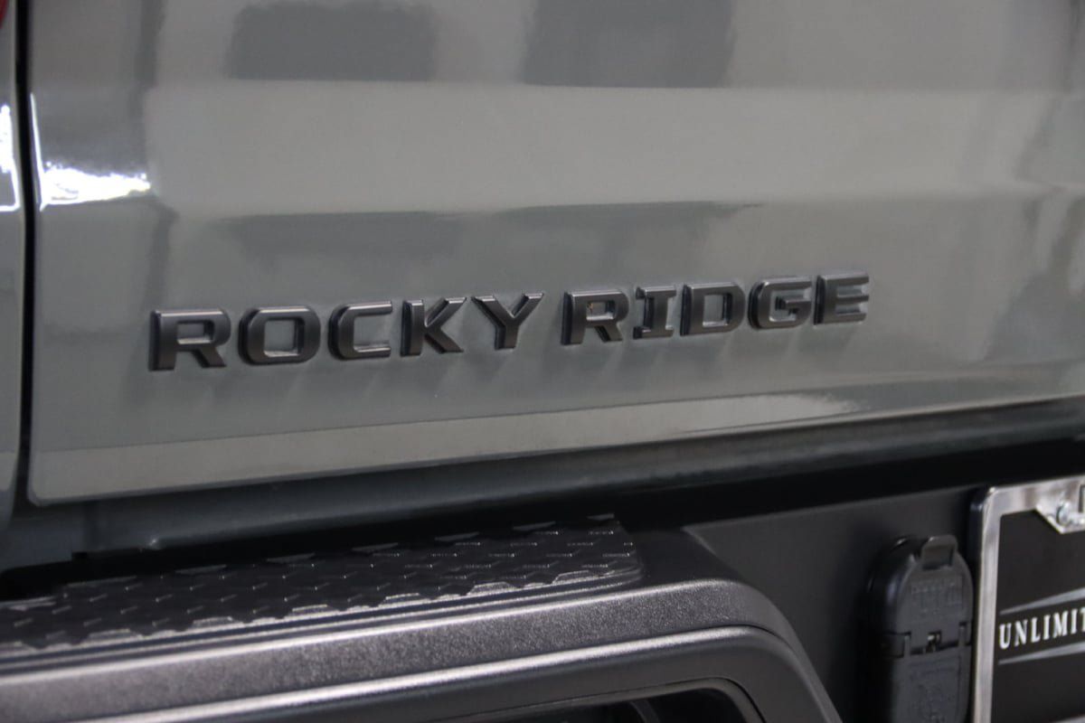 Used 2021 Jeep Gladiator Overland w/ Popular Equipment Package AWD/4WD image 11