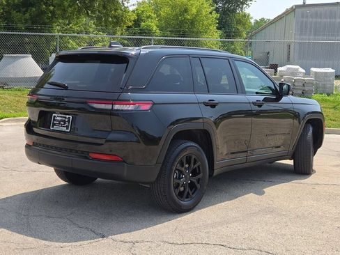 Certified 2024 Jeep Grand Cherokee Altitude AWD/4WD image 10