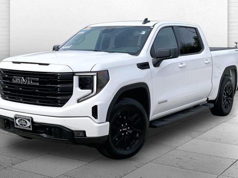 Used 2022 GMC Sierra 1500 Elevation w/ LPO, Elevation Black Package image 13