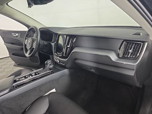 Used 2018 Volvo XC60 T5 Momentum w/ Convenience Package AWD/4WD image 29