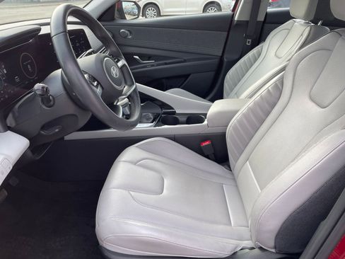 Used 2025 Hyundai Elantra Limited image 25