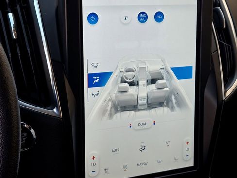 Used 2024 Ford Edge Titanium image 20