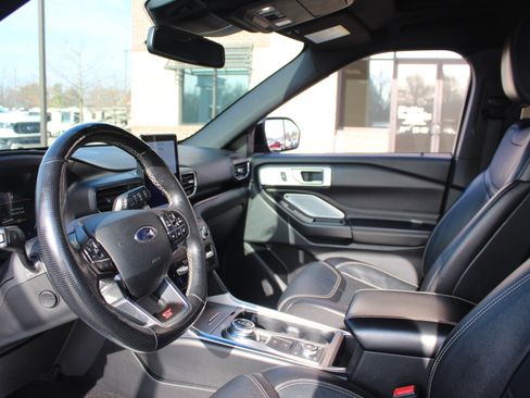 Used 2020 Ford Explorer ST w/ ST Street Pack image 16