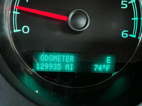 Used 2014 GMC Yukon XL Denali image 19