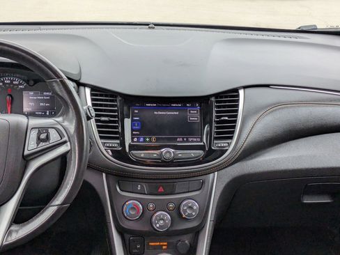 Used 2022 Chevrolet Trax LT w/ Sport Edition image 16