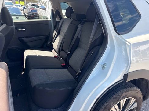 Used 2023 Nissan Rogue SV AWD/4WD image 12