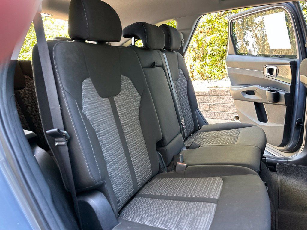 Used 2022 Kia Sorento LX FWD image 26