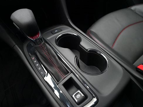 Certified 2022 Chevrolet Equinox RS w/ RS Leather Package image 17