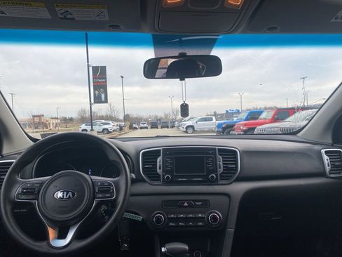 Used 2019 Kia Sportage LX image 7