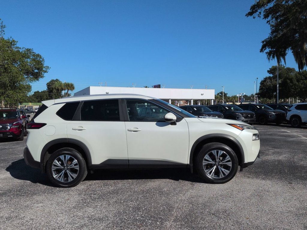 Used 2023 Nissan Rogue SV w/ SV Premium Package AWD/4WD image 3
