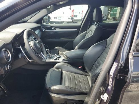Used 2018 Alfa Romeo Stelvio Ti Sport image 25