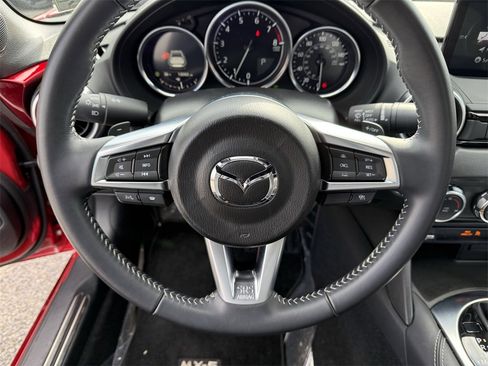 Used 2025 MAZDA MX-5 Miata RF Grand Touring image 19
