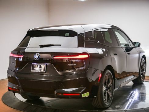 Certified 2024 BMW iX xDrive50 w/ Premium Package AWD/4WD image 7