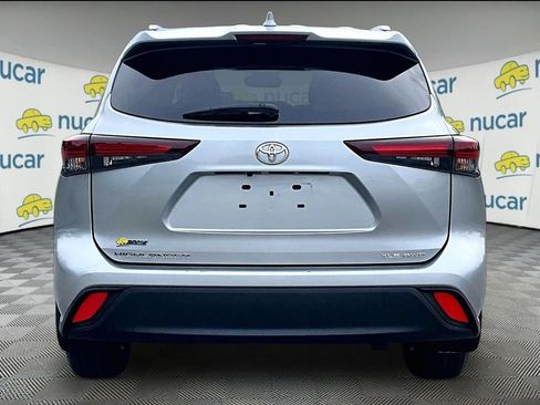 Used 2025 Toyota Highlander XLE AWD/4WD image 5