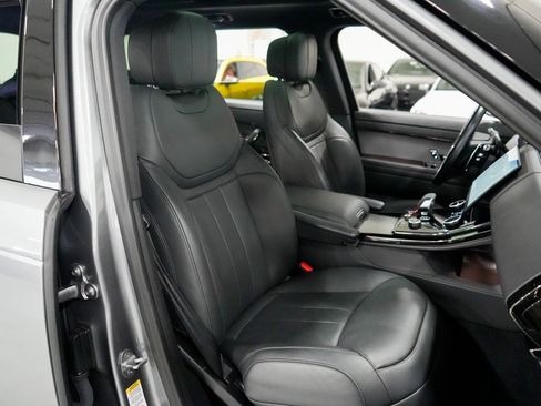 Used 2023 Land Rover Range Rover Sport SE Dynamic image 15