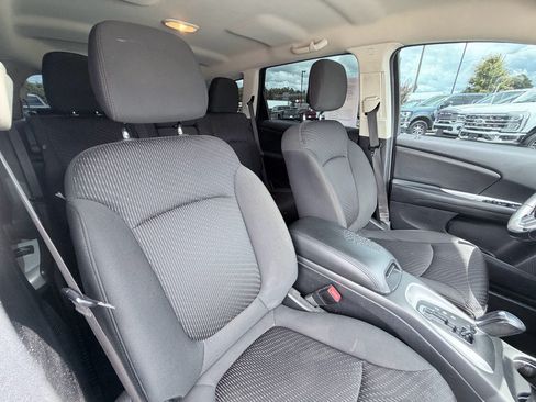 Used 2018 Dodge Journey SE w/ Blacktop Package FWD image 23