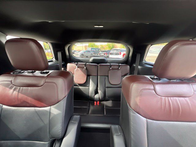 Used 2023 Ford Explorer Platinum w/ Technology Package AWD/4WD image 19