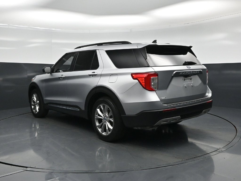 Used 2021 Ford Explorer XLT w/ Equipment Group 202A RWD image 6