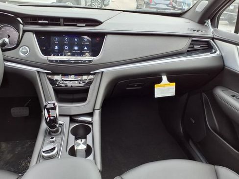 New 2025 Cadillac XT5 Premium Luxury image 18