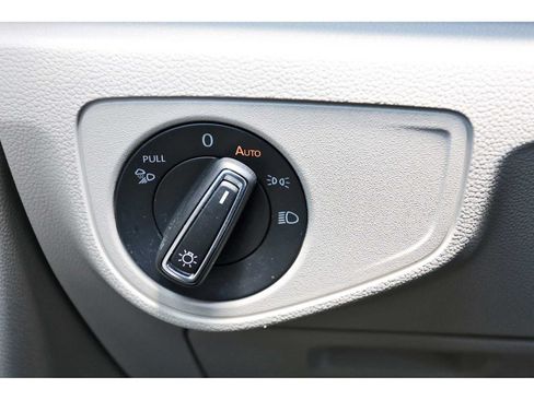 Used 2022 Volkswagen Atlas SE FWD image 20