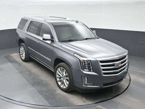 Used 2019 Cadillac Escalade Premium Luxury RWD image 24