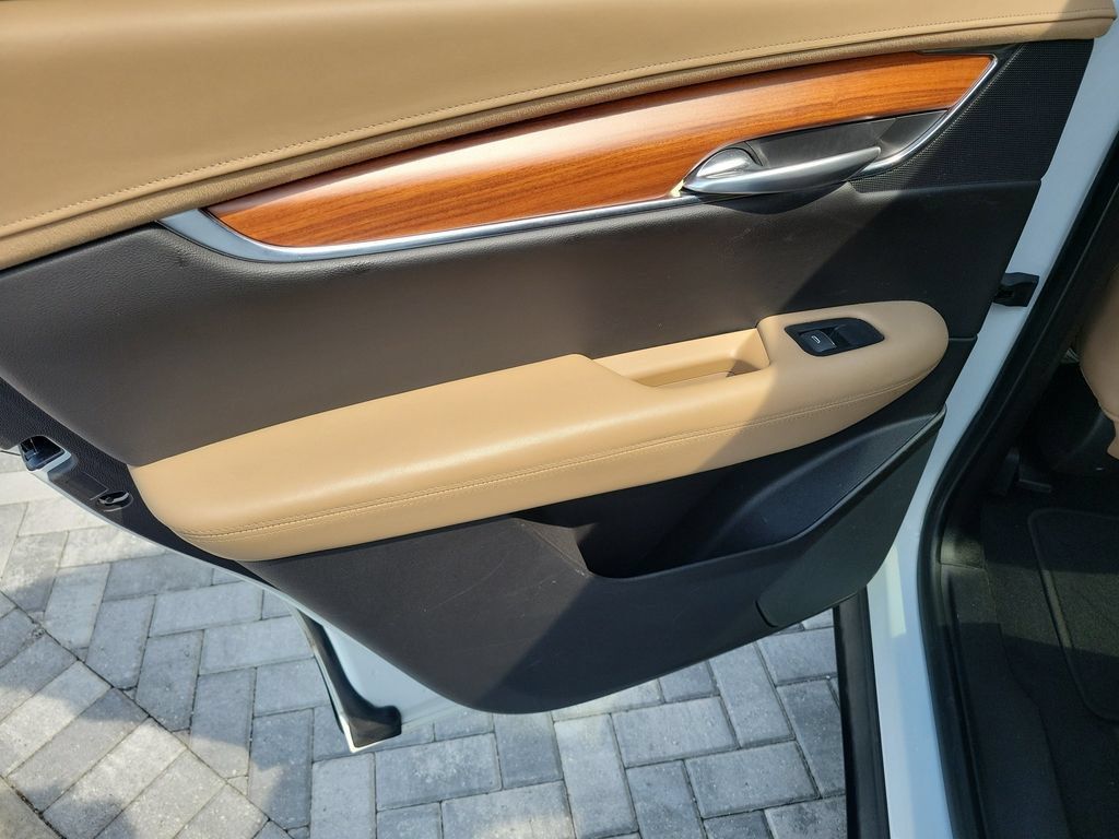 Used 2019 Cadillac XT5 Platinum AWD/4WD image 22