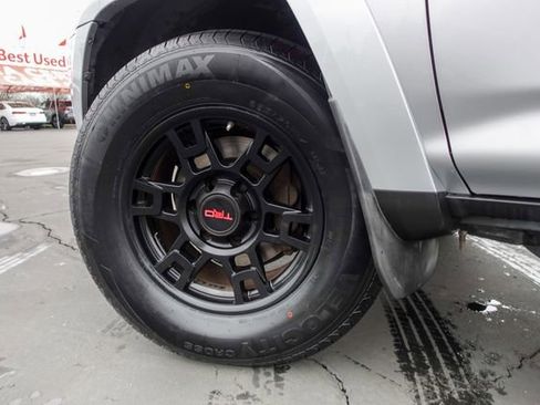 Certified 2017 Toyota 4Runner SR5 Premium w/ Preferred Accessory Package image 12