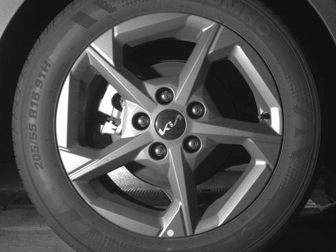 Used 2025 Kia K4 LXS image 15