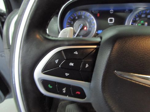 Used 2018 Chrysler 300 C w/ Sun, Sound & Nav Package image 15