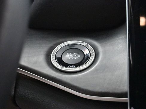 Used 2021 Jeep Grand Cherokee L Limited w/ Luxury Tech Group II AWD/4WD image 23