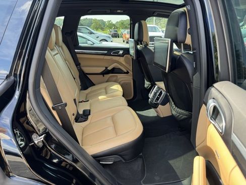 Used 2017 Porsche Cayenne Platinum Edition image 11