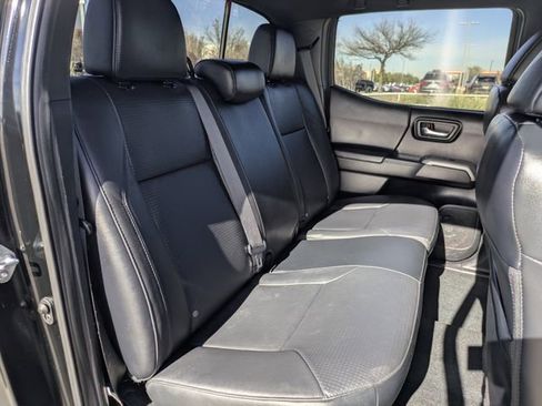 Used 2022 Toyota Tacoma Limited image 29