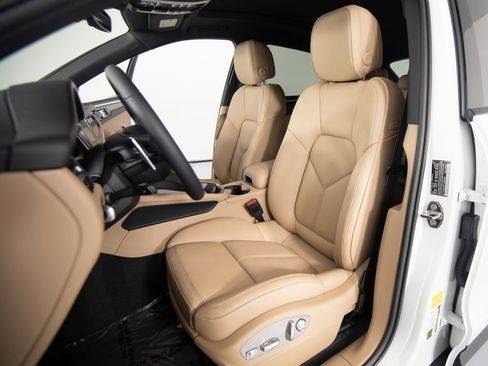 New 2026 Porsche Macan image 7