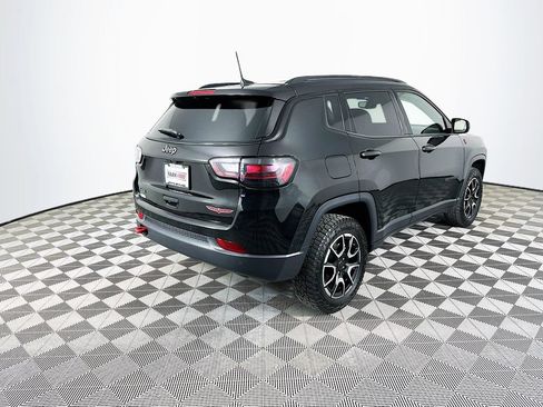 Certified 2025 Jeep Compass Trailhawk w/ Trailhawk Elite Group image 12