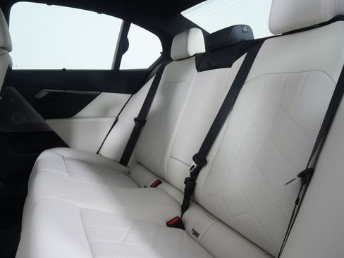 Used 2026 BMW 530i w/ Executive Package RWD image 16
