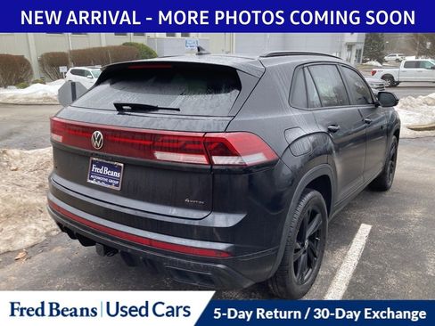 Certified 2025 Volkswagen Atlas Cross Sport SEL R-Line image 6
