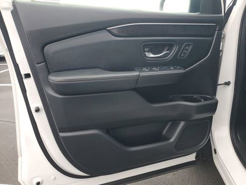 Used 2023 Honda Pilot Elite image 39