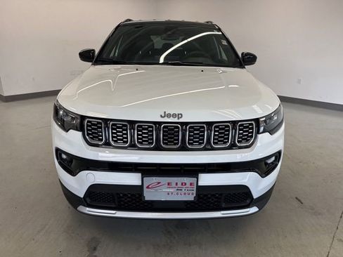 Used 2025 Jeep Compass Limited image 3
