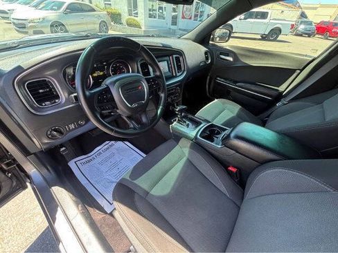 Used 2017 Dodge Charger SE w/ Power Sunroof Group AWD/4WD image 12