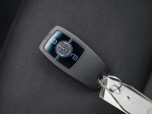 Used 2024 Mercedes-Benz Sprinter 2500 image 38