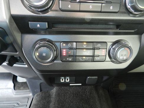 Used 2018 Ford F150 XLT w/ Equipment Group 302A Luxury AWD/4WD image 19