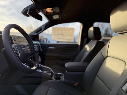 New 2026 GMC Canyon Elevation w/ Convenience Package image 12