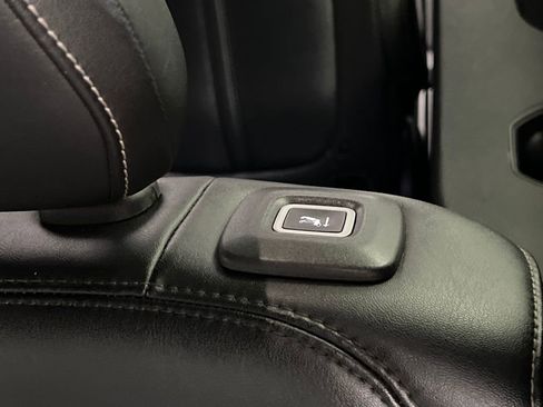 Used 2024 Jeep Wagoneer L Series II image 15