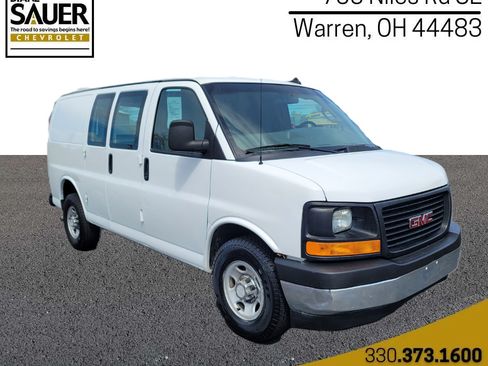 Used 2017 GMC Savana 2500 RWD image 1