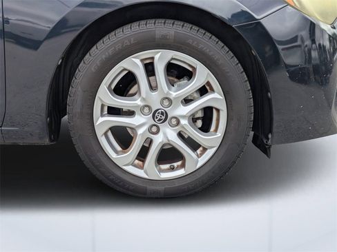 Used 2018 Toyota Yaris iA image 11