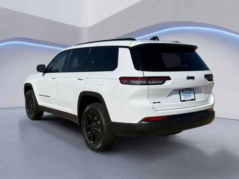 New 2025 Jeep Grand Cherokee L Altitude image 3