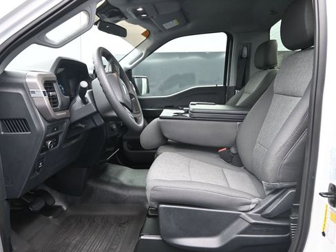 Used 2025 Ford F150 XL w/ Equipment Group 103A High RWD image 9