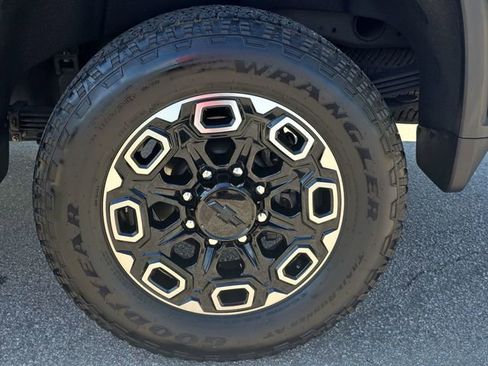 Used 2024 Chevrolet Silverado 2500 High Country w/ High Country Premium Package AWD/4WD image 34